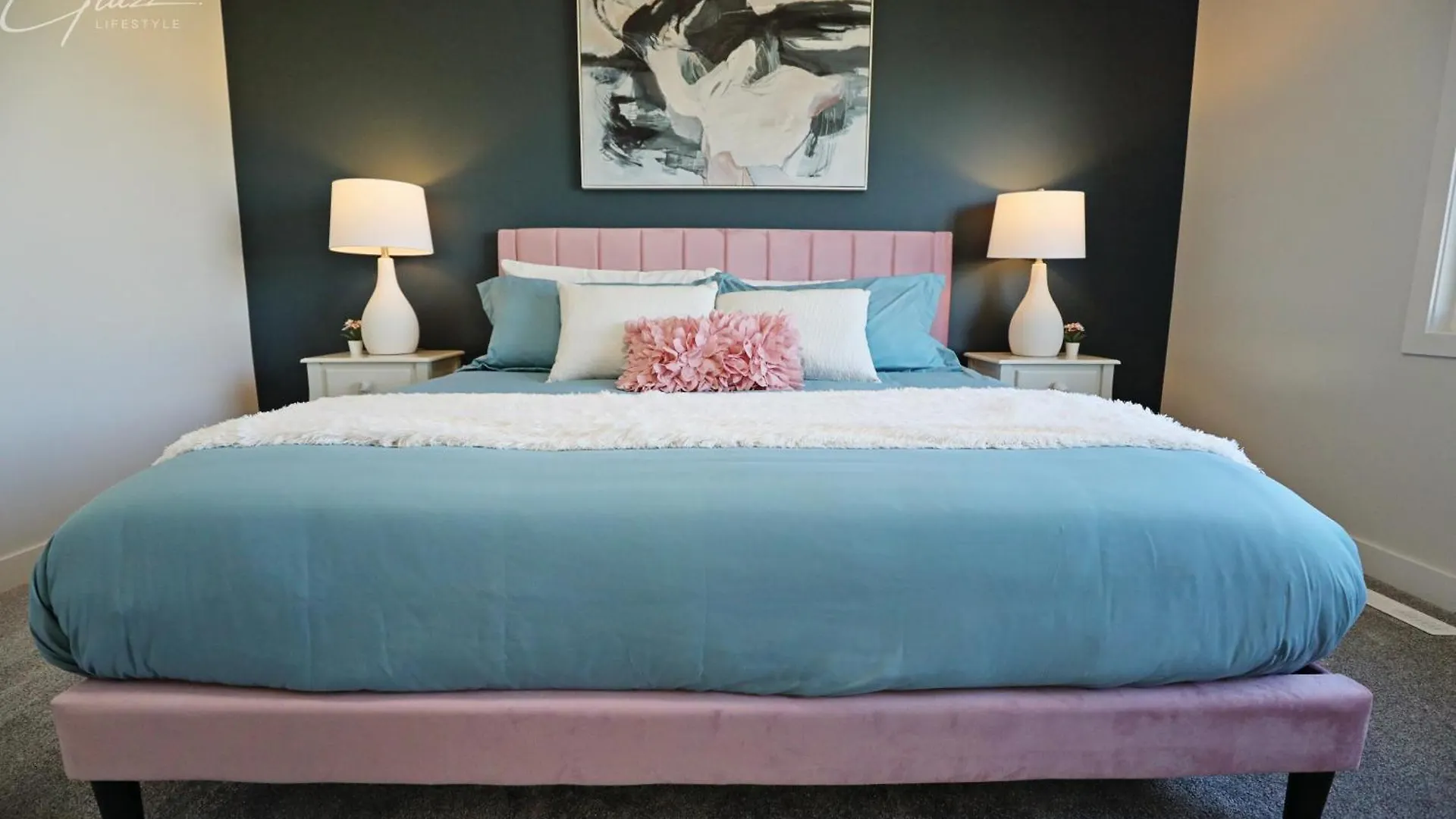 Semesterbostad Beautiful Home With 4 King Beds,Airport,Disney+ Edmonton Kanada