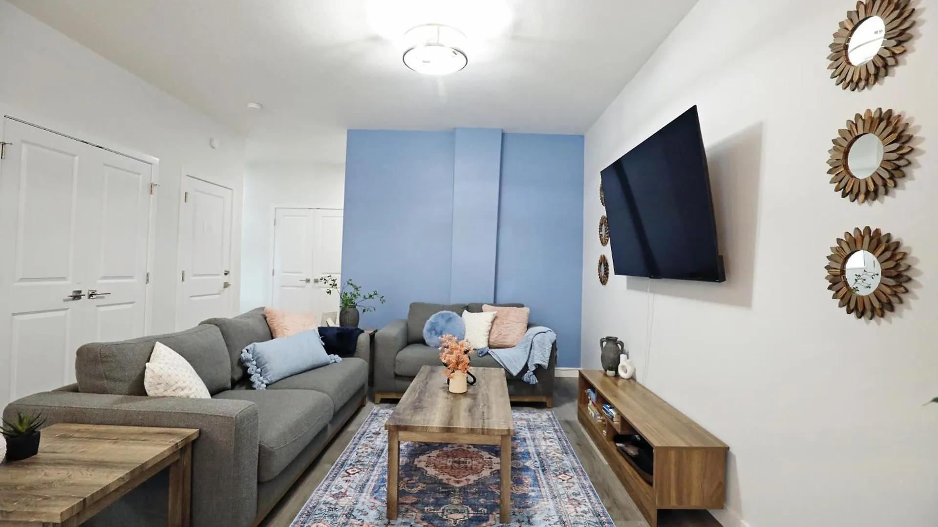Beautiful Home With 4 King Beds,Airport,Disney+ Edmonton
