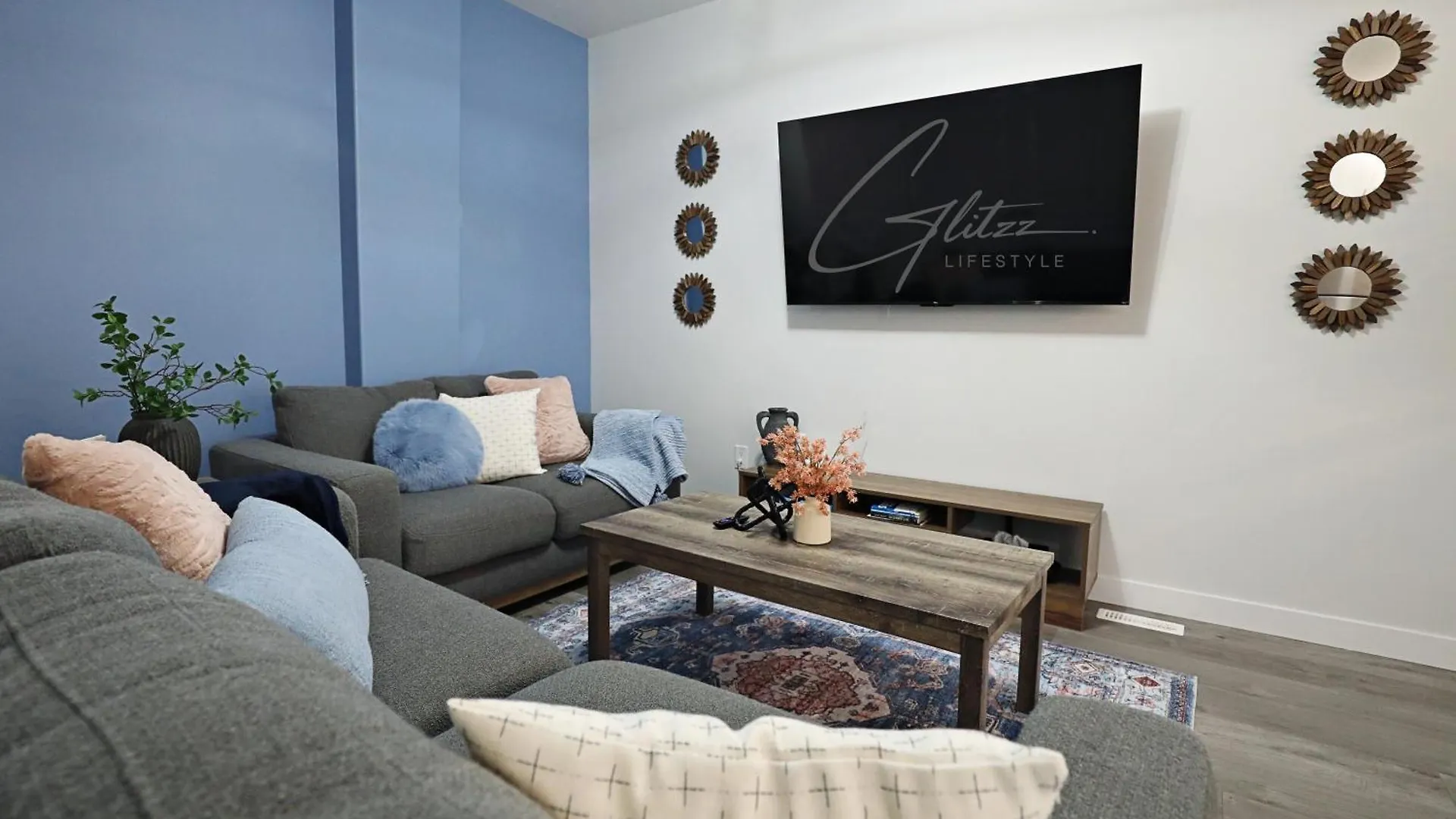 Beautiful Home With 4 King Beds,Airport,Disney+ Edmonton