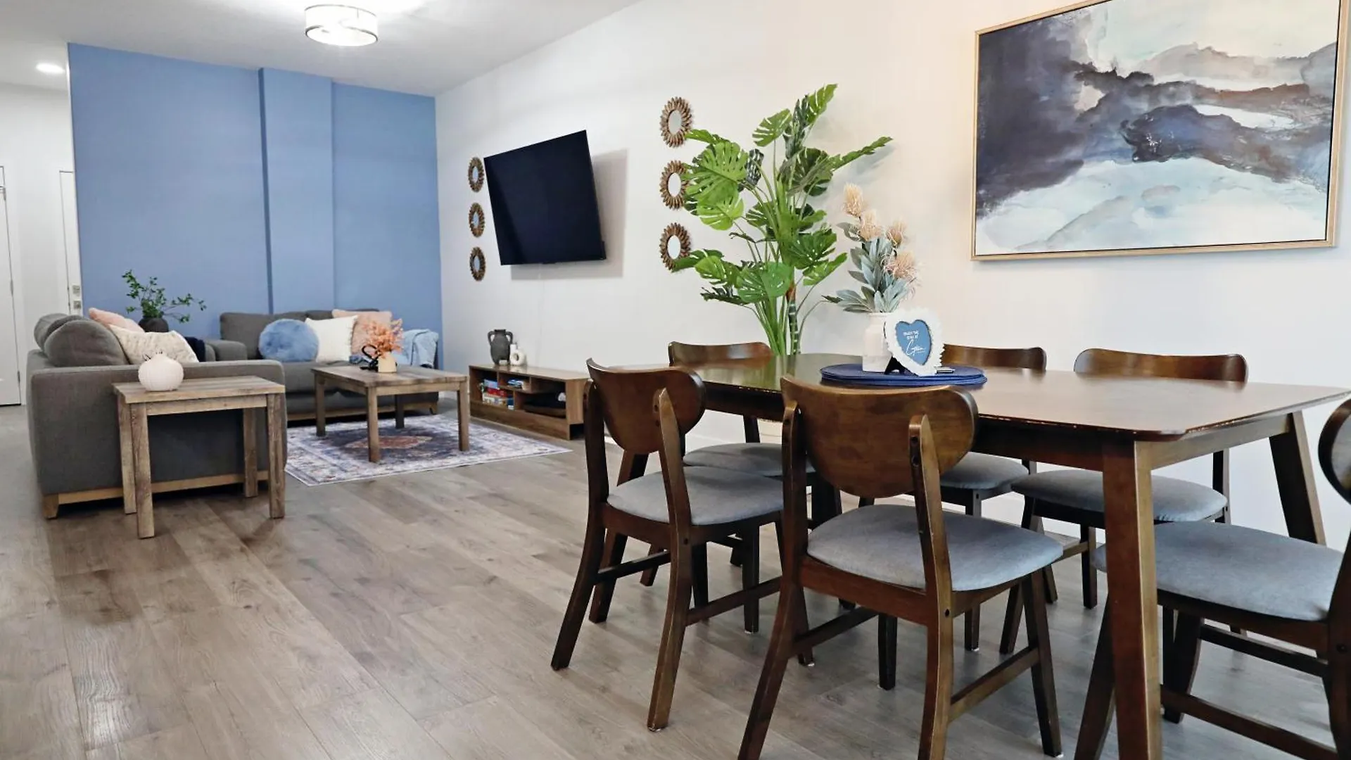 Beautiful Home With 4 King Beds,Airport,Disney+ Edmonton Holiday home