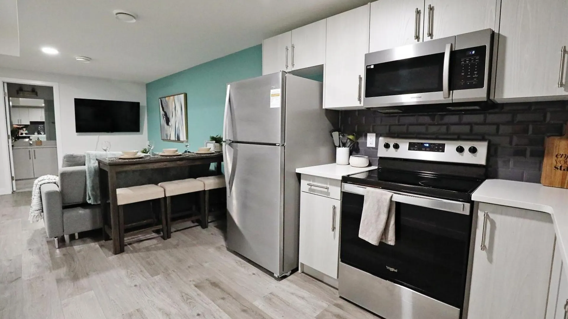 Holiday home Beautiful Home With 4 King Beds,Airport,Disney+ Edmonton