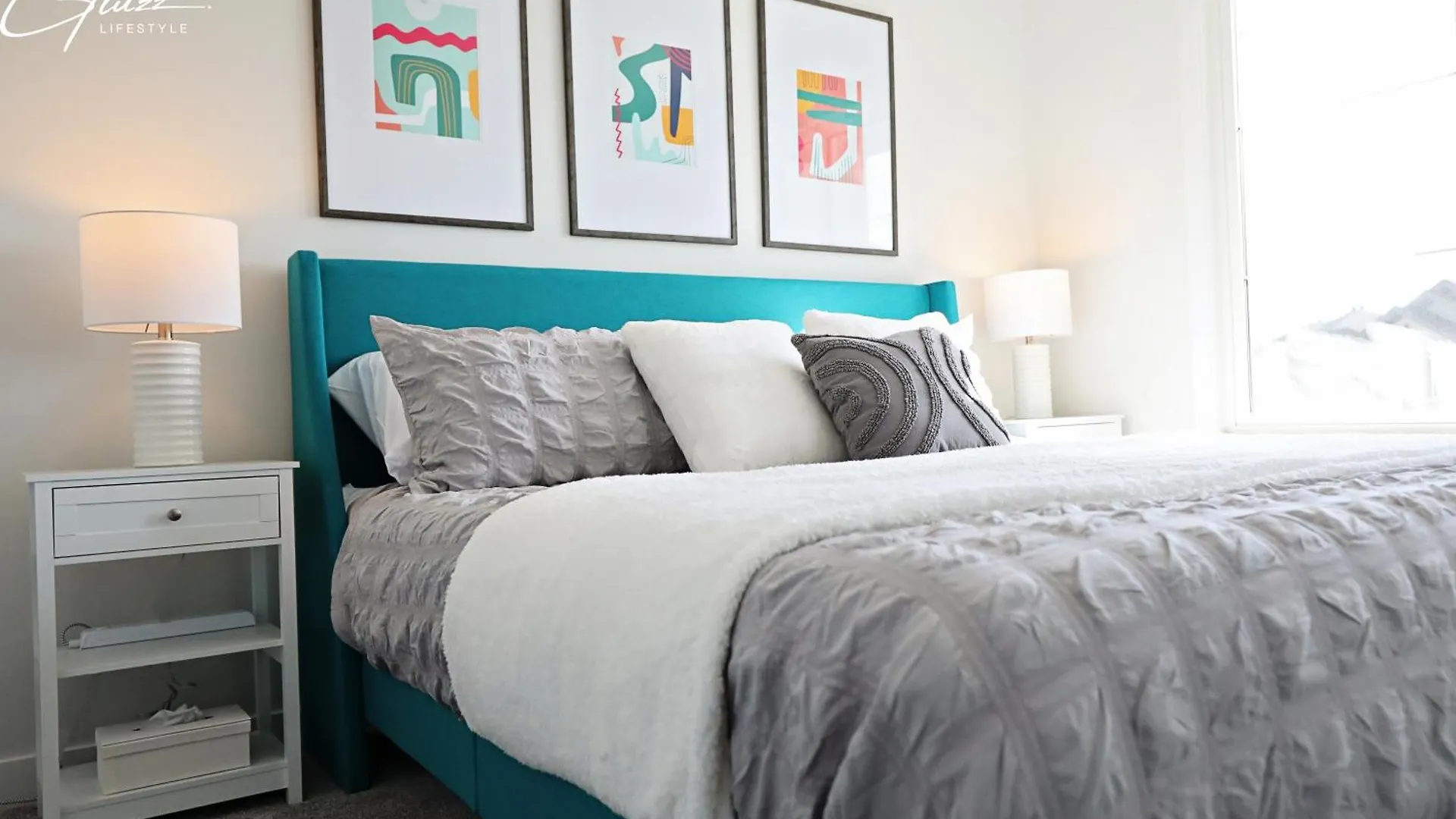 Beautiful Home With 4 King Beds,Airport,Disney+ Edmonton Canada