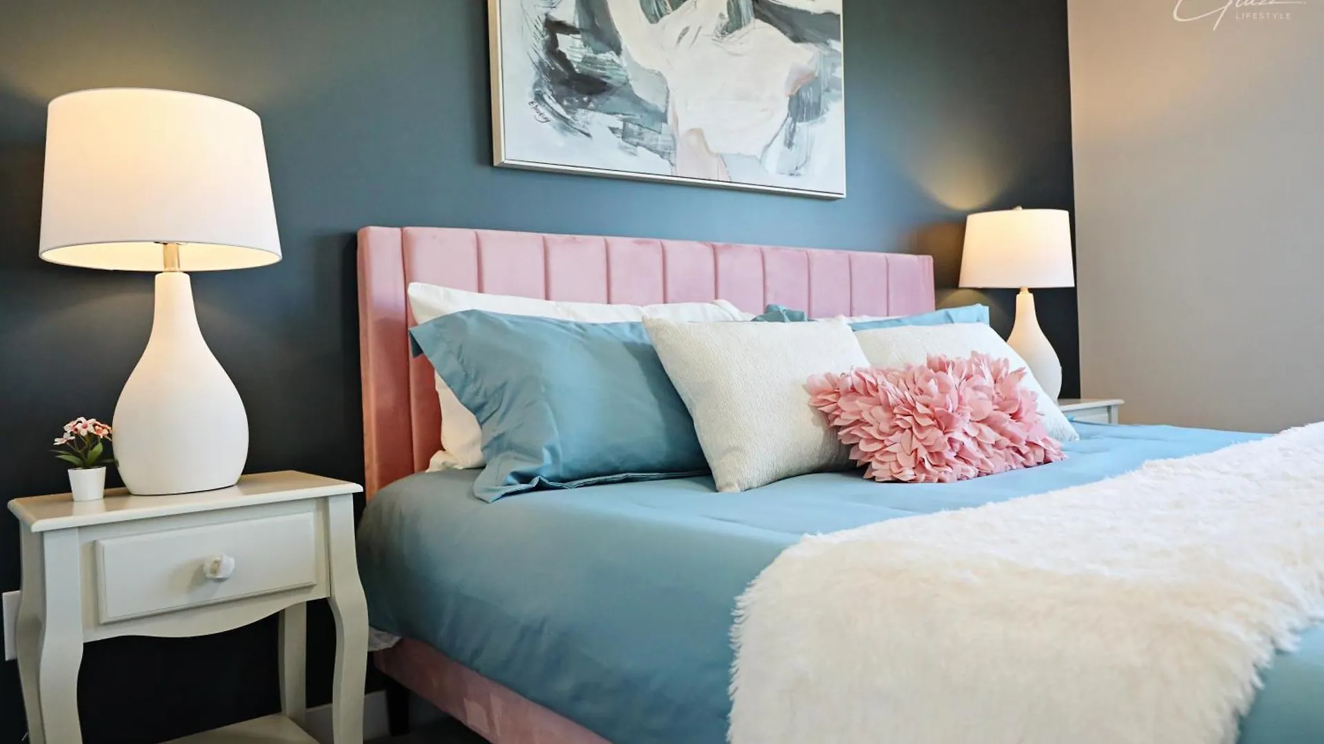 Holiday home Beautiful Home With 4 King Beds,Airport,Disney+ Edmonton Canada