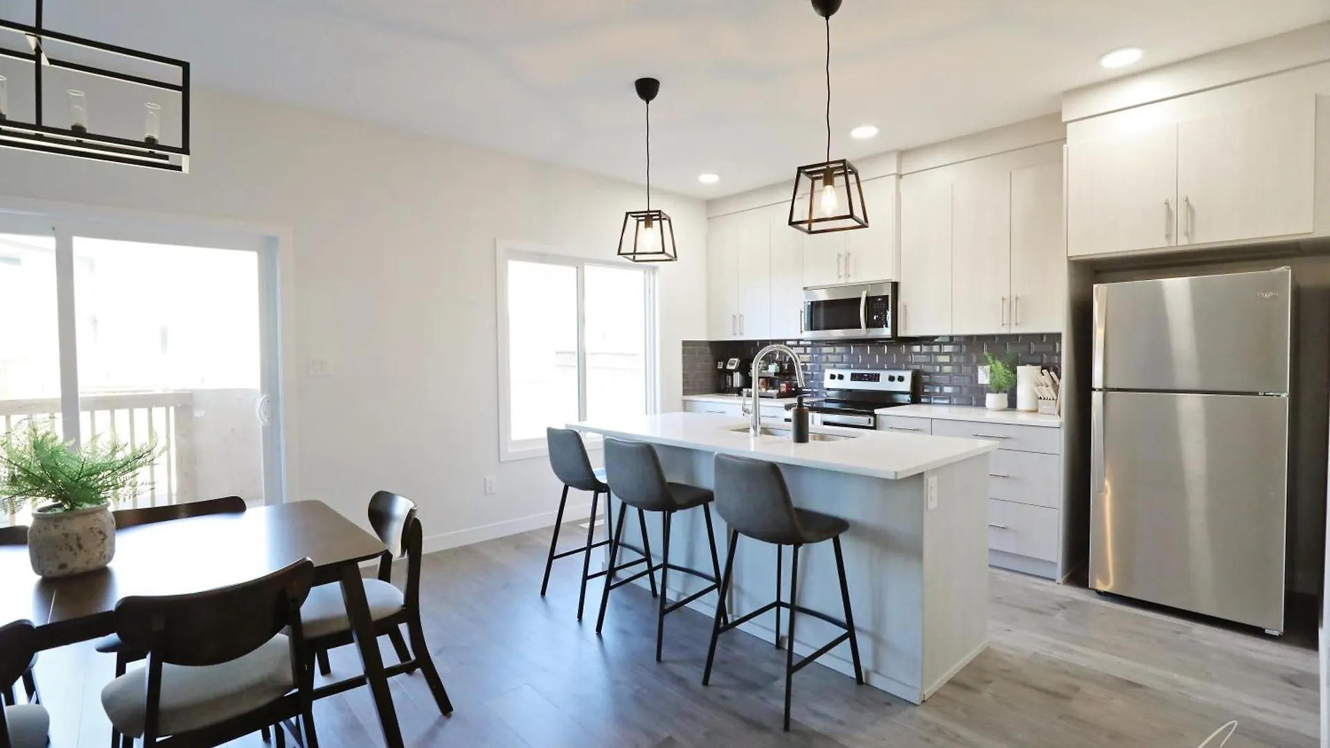 Holiday home Beautiful Home With 4 King Beds,Airport,Disney+ Edmonton
